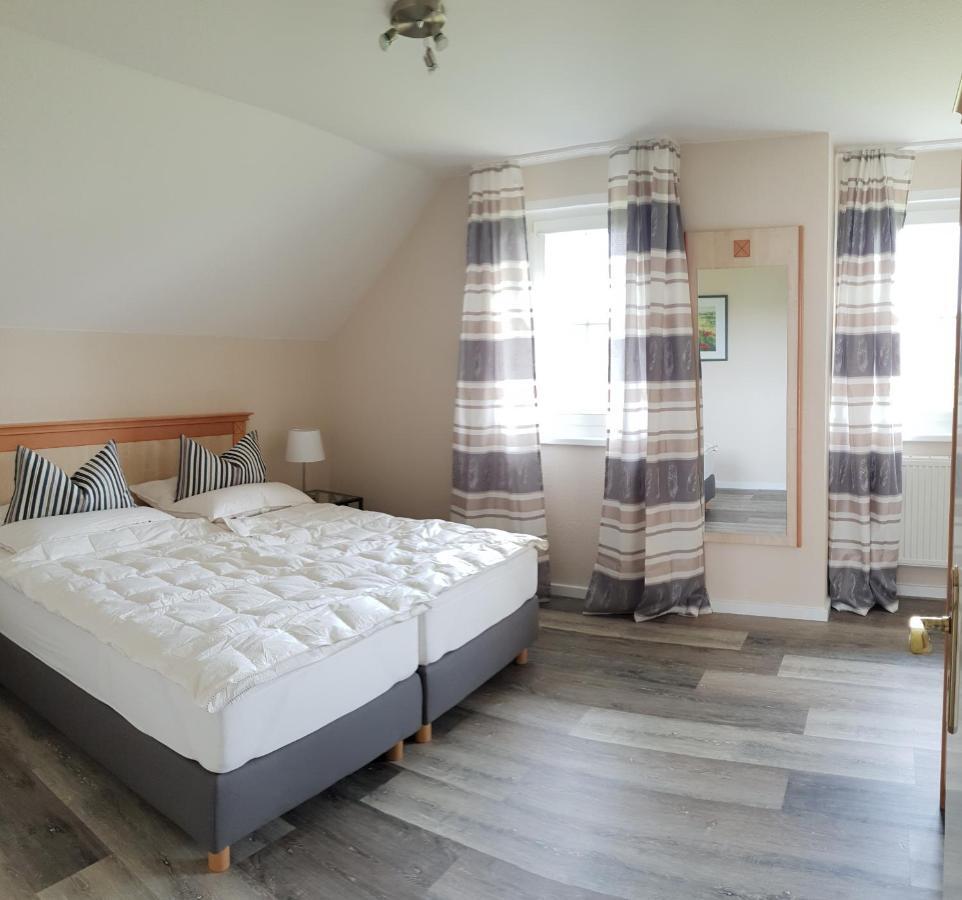 Ferienapartment Wiese & Meer Auf Ruegen Neddesitz Εξωτερικό φωτογραφία